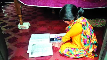 প্রতিবন্ধকতা থামাতে পারেনি রিনার পথচলা