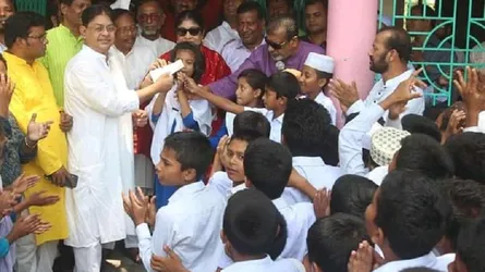পরীক্ষা বন্ধ রেখে স্কুলে এমপিকে অভ্যর্থনা