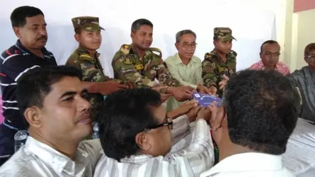 মানিকছড়ি বাজারে সিসি ক্যামেরা স্থাপনে সেনাবাহিনীর অনুদান