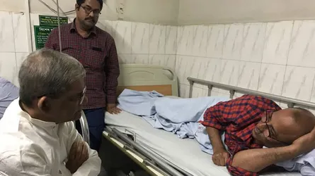 শায়রুল কবিরের শয্যা পাশে বিএনপি নেতারা
