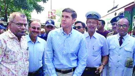 গফরগাঁও রেলওয়ে স্টেশন পরিদর্শনে মার্কিন রাষ্ট্রদূত