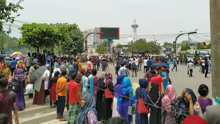 ঢাবি অধিভুক্ত ৭ কলেজের শিক্ষার্থীদের ফের রাস্তা অবরোধ