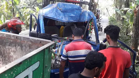 সড়ক দুর্ঘটনায় ব্যবসায়ী নিহত