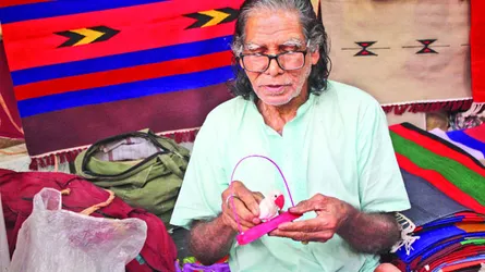 শোলার শিল্পী গোপেন্দ্র নাথ