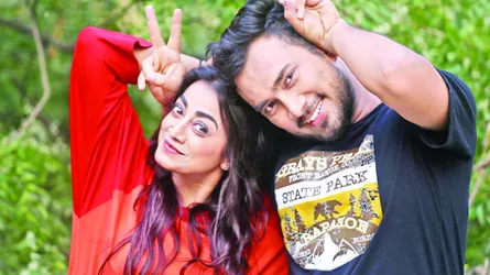 পাপনের নির্দেশনায়  অর্ষা জোভান