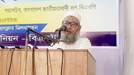 সাংবাদিকরা নজিরবিহীন নির্যাতনের শিকার : অধ্যাপক মুজিবুর রহমান