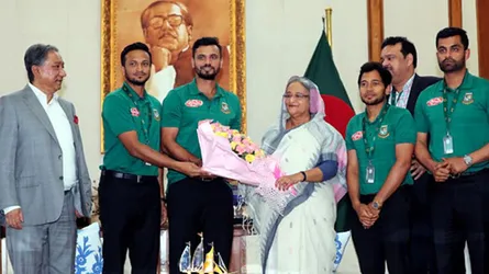 বিশ্বকাপে আত্মবিশ্বাসের সাথে খেলতে ক্রিকেটারদের প্রতি প্রধানমন্ত্রীর আহ্বান