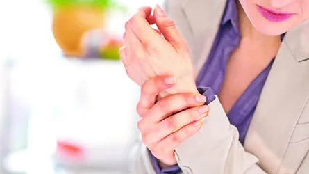 হাতের কব্জির ব্যথা  কারণ ও চিকিৎসা