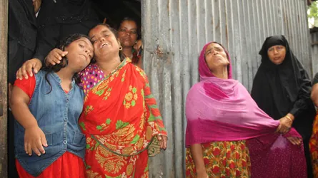 ‘দয়া কইরা লাশটা আইনা দেন’
