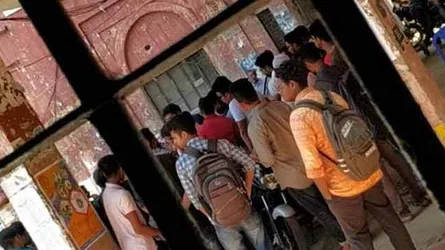 কবি নজরুল কলেজে ছাত্রলীগের হামলায় নারী সাংবাদিক লাঞ্ছিত