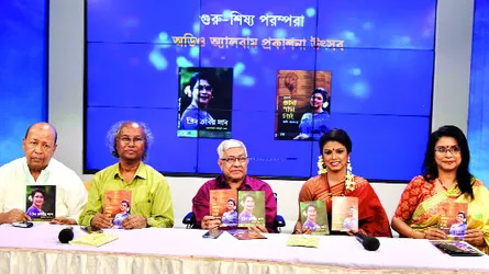 প্রকাশ পেল বন্যার ‘তিন কবির গান’