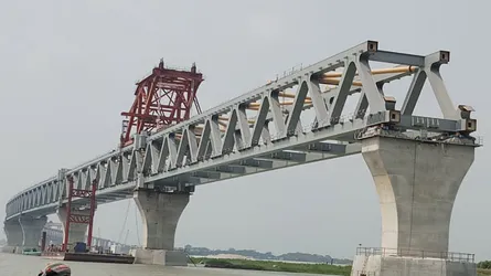 দুইপ্রান্তে পদ্মাসেতুর ১৮০০ মিটার দৃশ্যমান
