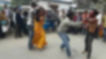 শ্লীলতাহানী করতে গিয়ে গণধোলাই খেলেন আওয়ামী লীগ নেতা