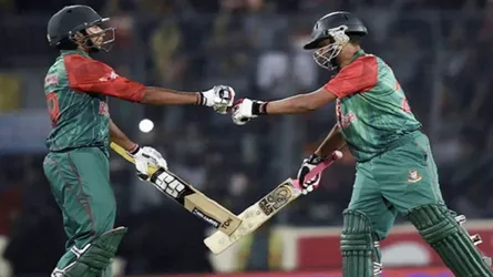 তামিম-সৌম্যর ব্যাটে লড়ছে বাংলাদেশ