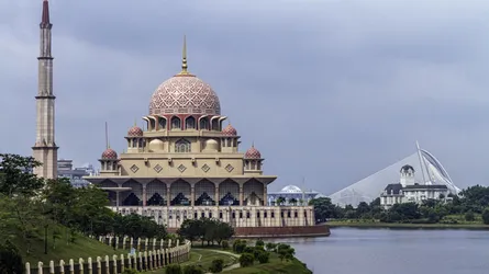 ফুলের মতোই সুন্দর পুত্রা মসজিদ