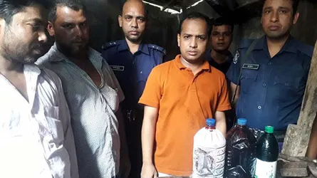 রক্ত মিশিয়ে মেয়াদোত্তীর্ণ গোশত বিক্রি