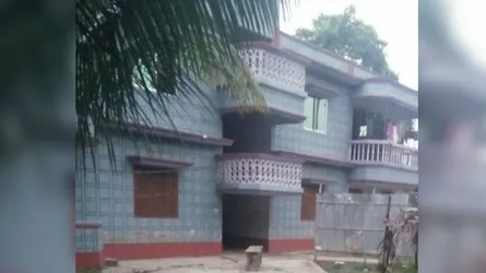 উপজেলা পরিষদের জমি দখল করে আ’লীগ নেতার দোতলা বাড়ি