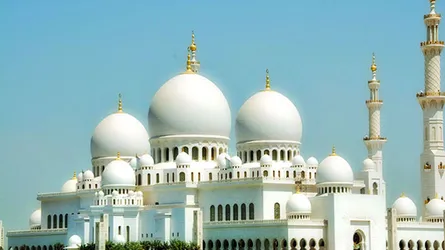 চোখধাঁধানো শেখ জায়েদ গ্র্যান্ড মসজিদ