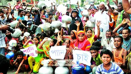 রাজধানীতে খাবার পানির হাহাকার