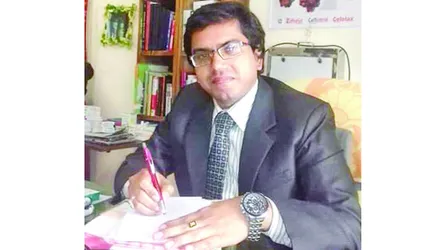 অসুস্থ মাকে হাসপাতাল বেডে তোলায় সন্তানকে পেটালেন চিকিৎসক