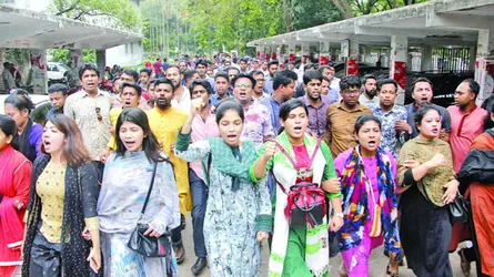 ছাত্রলীগের কর্মকাণ্ডে  বিব্রত আওয়ামী লীগ