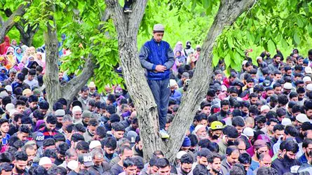 কাশ্মিরে গোলাগুলিতে ভারতীয় সৈন্যসহ নিহত ৪