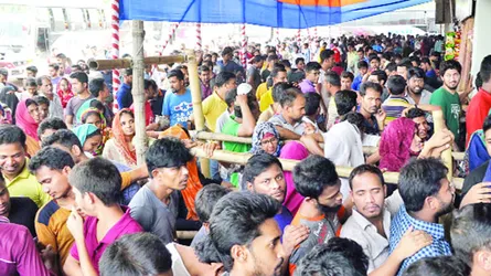 দুই ঘণ্টায় ৩ তারিখের টিকিট শেষ : হতাশ টিকিটপ্রত্যাশীরা