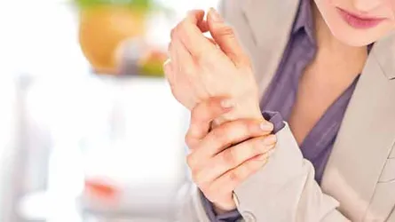 হাতের কব্জির ব্যথা : কারণ ও চিকিৎসা