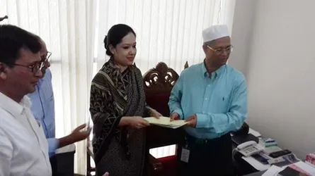 মনোনয়নপত্র জমা দিলেন রুমিন