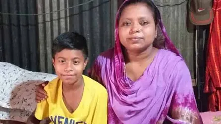 ‘পাইপ বালক’ নাঈমের মায়ের আকুতি (ভিডিও)