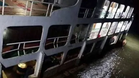 চাঁদপুরের মেঘনায় অল্পের জন্য রক্ষা পেলো লঞ্চের তিন শতাধিক যাত্রী