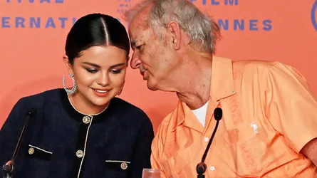 ২৬ বছরের সেলেনা বিয়ে করবেন ৬৮ বছরের মুরকে