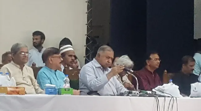 সংবিধান সমুন্নত রাখতে হলে জনগণকে ঐক্যবদ্ধ হতে হবে : ড. কামাল