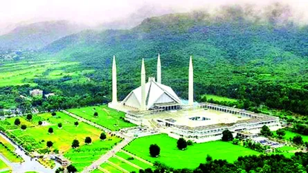 বেদুইন তাঁবুর আকৃতিতে ফয়সাল মসজিদ