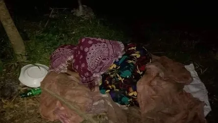 গফরগাঁওয়ে খোলা আকাশের নীচে ফেলে রেখে বৃদ্ধা মাকে নির্যাতন : ছেলে ও নাতী আটক