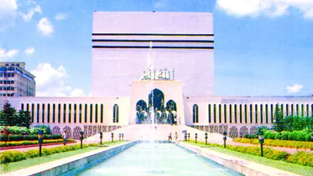 পবিত্র কাবার আকৃতিতে বায়তুল মোকাররম মসজিদ