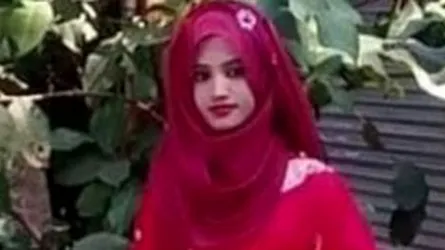 নুসরাত হত্যা : সব আসামির ফাঁসি দাবি মায়ের