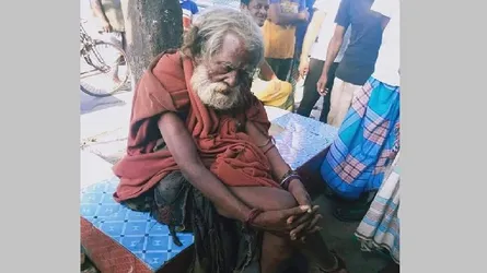 পাগলের ব্যাগে মিলল ৪ লাখ টাকা