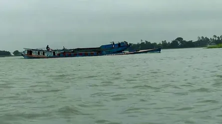 মেঘনায় ট্রলারডুবির ঘটনায় ৪৫ জন উদ্ধার