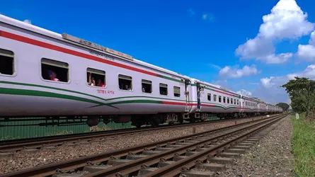 যাত্রী ঢাকায়, ট্রেন রংপুরে