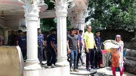৩ ইয়াবা ডনের ‘রাজপ্রাসাদ’ ক্রোক, ‘বন্দুকযুদ্ধে’ নিহত ২