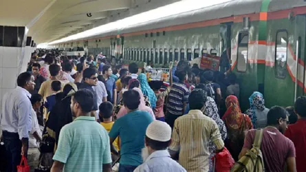 যাত্রী বেশি, তাই অপেক্ষাও দীর্ঘ