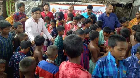 সুবিধাবঞ্চিত ২০০ শিশুকে নতুন জামা উপহার মিডিয়া মিউজিয়াম ইয়ুথ ক্লাবের
