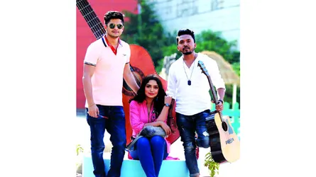 বেলাল খানের গানের মডেল নিলয় ও হিমি