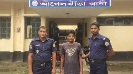গৃহবধূকে ধর্ষণ চেষ্টার অভিযোগে যুবক গ্রেফতার