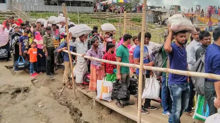 ঈদ শেষেও যাত্রীদের গুনতে হচ্ছে অতিরিক্ত ভাড়া