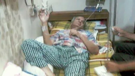 অসুস্থ রিজভী বিএনপির দলীয় কার্যালয়ে অবরুদ্ধ