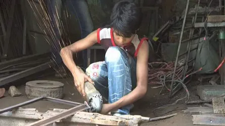ঝুঁকিপূর্ণ কাজে ৬০ ভাগ শিশুশ্রমিক হাতে আঘাত পায়