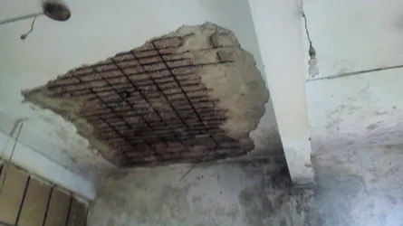 নোয়াখালীতে হাসপাতালের শিশু ওয়ার্ডের পলেস্তারা খসে ৫ শিশুসহ ১০ জন আহত