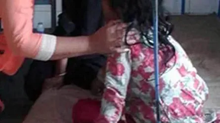বন্ধুর মেয়েকে ধর্ষণ, স্ত্রীর হাতে ধরা